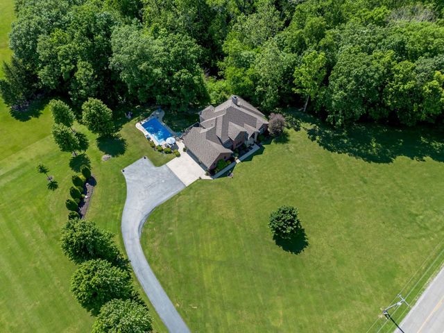 7296 N Clear Creek Road, Huntington, IN 46750