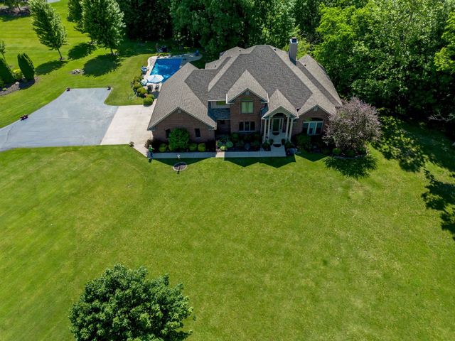 7296 N Clear Creek Road, Huntington, IN 46750