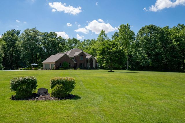 7296 N Clear Creek Road, Huntington, IN 46750