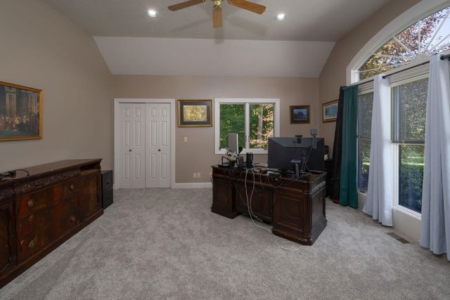 7296 N Clear Creek Road, Huntington, IN 46750