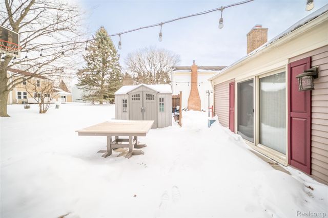 34711 Bunker Hill Drive, Farmington, MI 48331