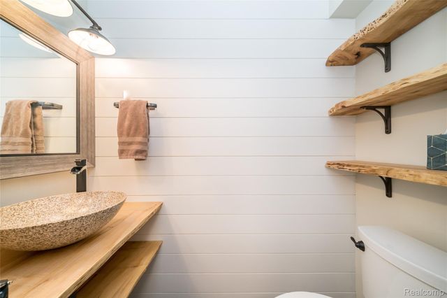 34711 Bunker Hill Drive, Farmington, MI 48331