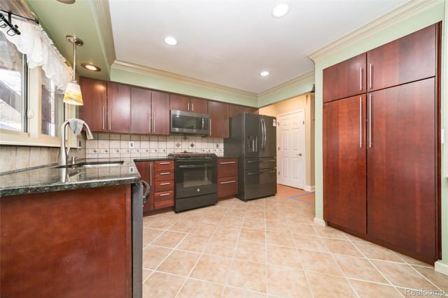 34711 Bunker Hill Drive, Farmington, MI 48331