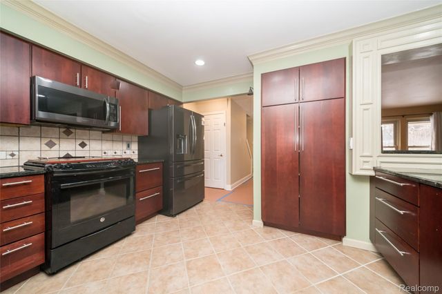 34711 Bunker Hill Drive, Farmington, MI 48331