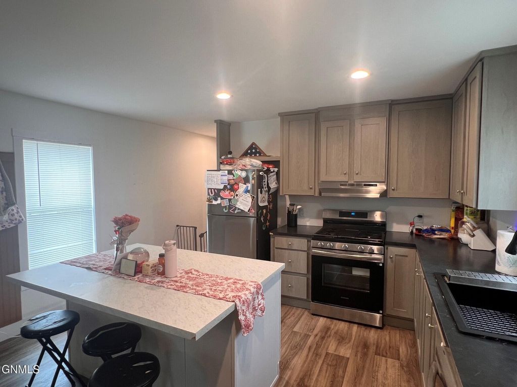 104 Deer Street W, Mandan, ND 58554 photo 3