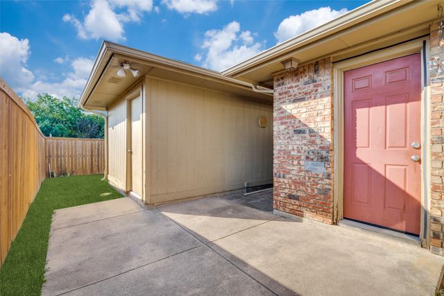 2400 Guerrero Drive, Carrollton, TX 75006