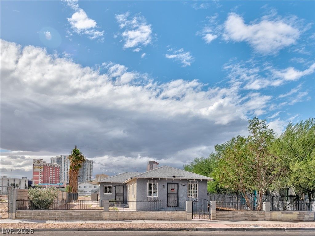 339 North 10th Street, Las Vegas, NV 89101 — exterior