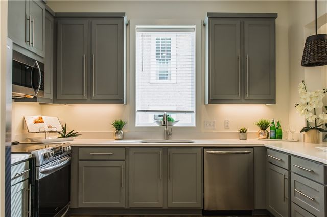 358 S Hill Avenue, Fayetteville, AR 72701