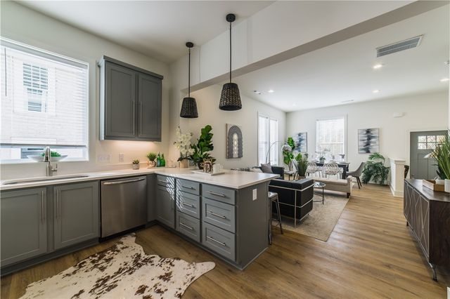 358 S Hill Avenue, Fayetteville, AR 72701