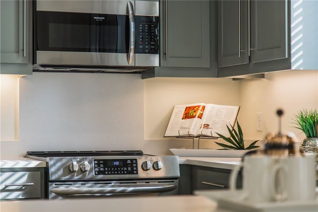 358 S Hill Avenue, Fayetteville, AR 72701