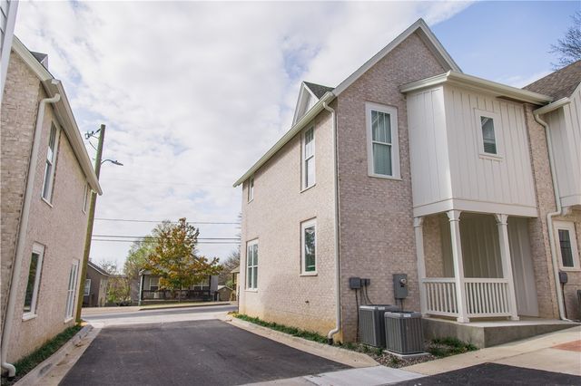 358 S Hill Avenue, Fayetteville, AR 72701