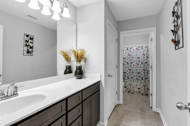 2928 Stuyvesant Ln, Murfreesboro, TN 37128