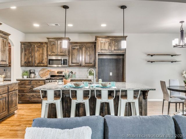 3357 S 207th East Avenue, Broken Arrow, OK 74014
