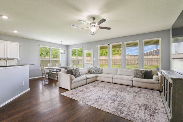 363 Century Oaks Lane, La Marque, TX 77568