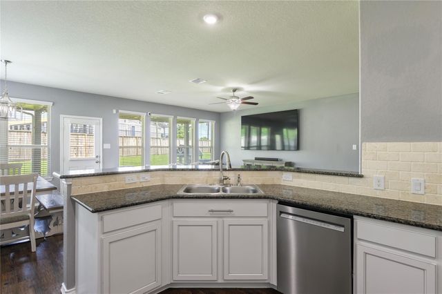 363 Century Oaks Lane, La Marque, TX 77568