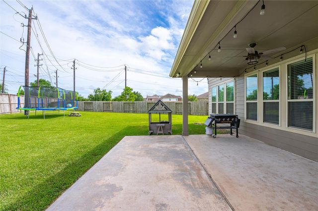 363 Century Oaks Lane, La Marque, TX 77568
