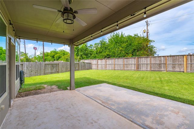 363 Century Oaks Lane, La Marque, TX 77568