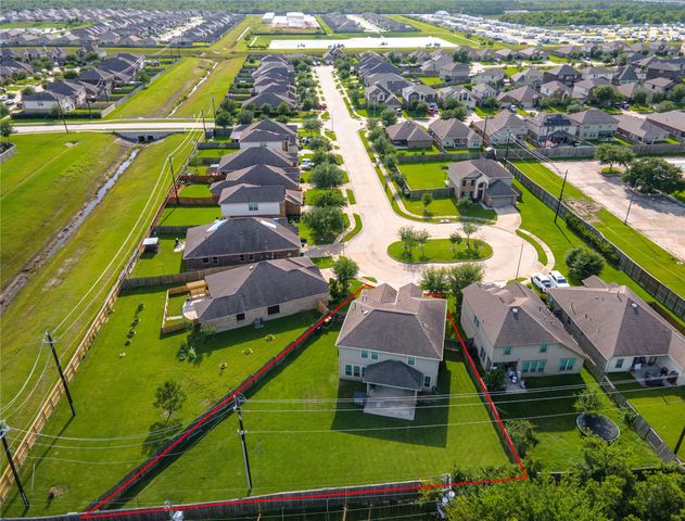 363 Century Oaks Lane, La Marque, TX 77568