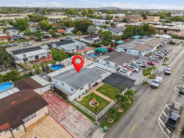 1132 W 71st St, Hialeah, FL 33014