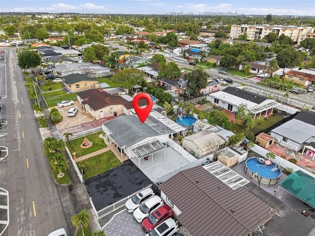 1132 W 71st St, Hialeah, FL 33014