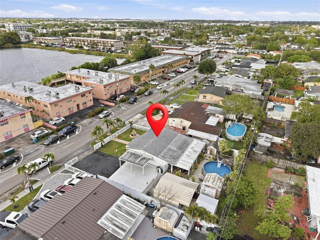 1132 W 71st St, Hialeah, FL 33014