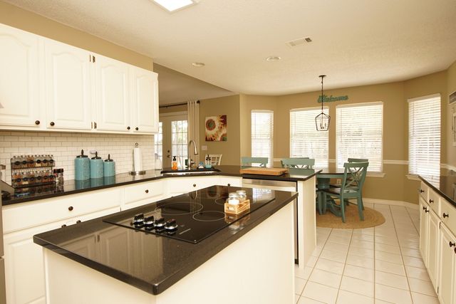 1654 Parkside Circle, Niceville, FL 32578