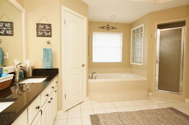 1654 Parkside Circle, Niceville, FL 32578