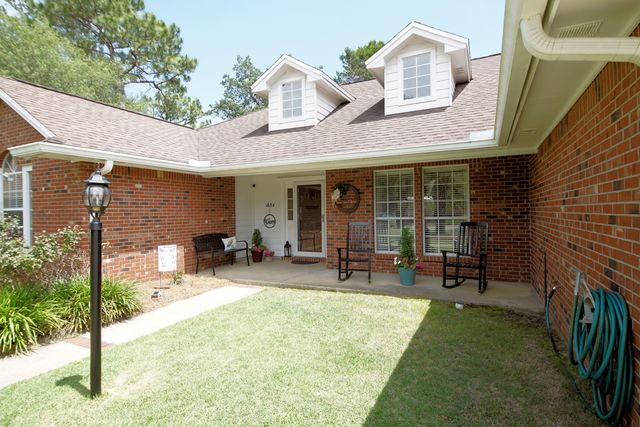 1654 Parkside Circle, Niceville, FL 32578