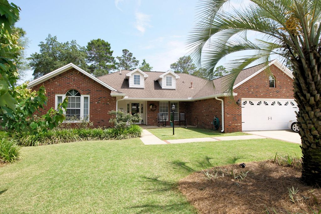 1654 Parkside Circle, Niceville, FL 32578