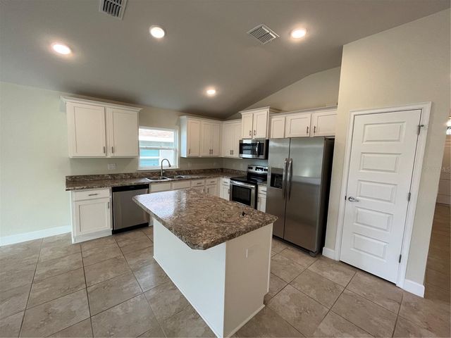 136 KRENSON BAY LOOP, Winter Haven, FL 33881