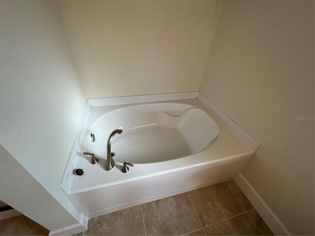 136 KRENSON BAY LOOP, Winter Haven, FL 33881