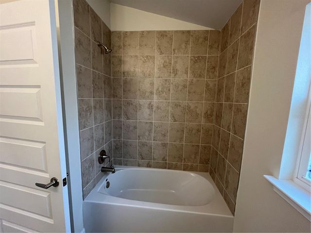 136 KRENSON BAY LOOP, Winter Haven, FL 33881