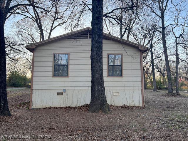 17099 3rd Street, Spiro, OK 74959