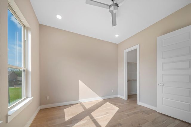 312 Queen Sude Lane, Houston, TX 77091