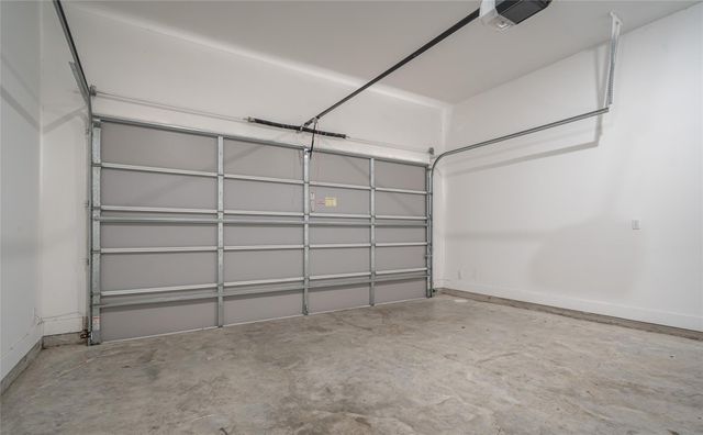 312 Queen Sude Lane, Houston, TX 77091