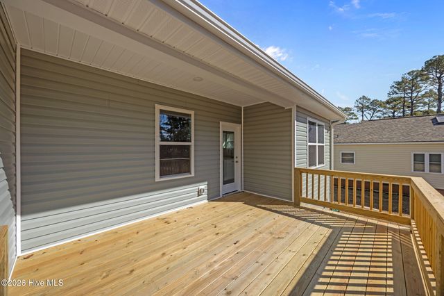 5708 Sloop Court, New Bern, NC 28560