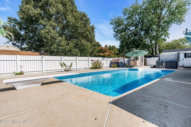416 Sycamore Drive, Lanoka Harbor, NJ 08734