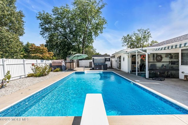 416 Sycamore Drive, Lanoka Harbor, NJ 08734