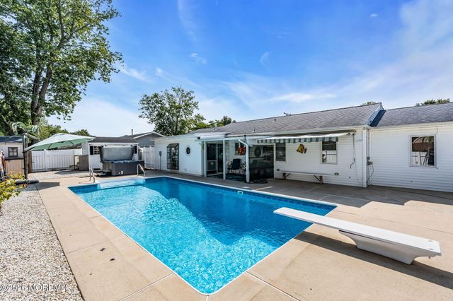 416 Sycamore Drive, Lanoka Harbor, NJ 08734