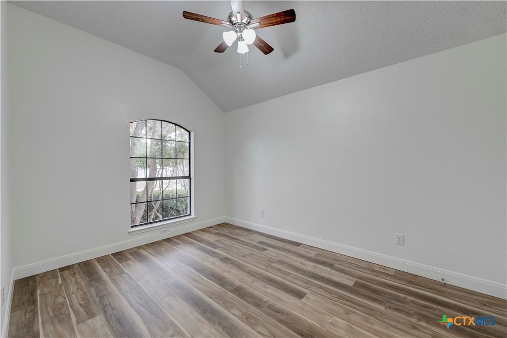 Image 14 of property listing at 604 Arapaho Drive, Harker Heights, TX 76548