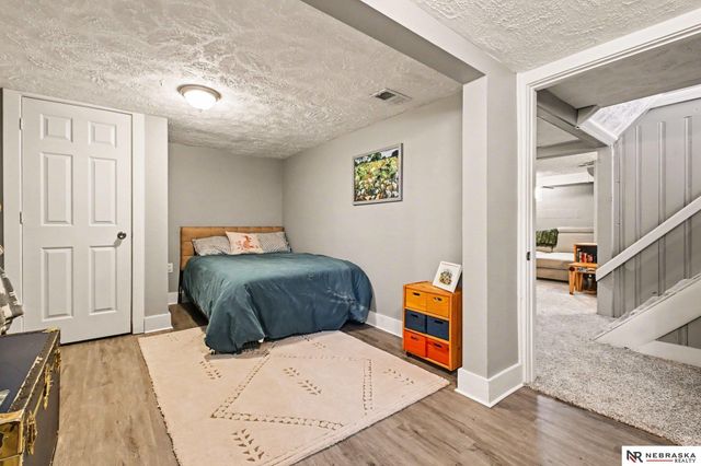 304 S 49th Avenue, Omaha, NE 68132