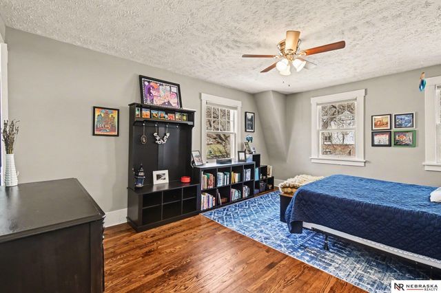 304 S 49th Avenue, Omaha, NE 68132