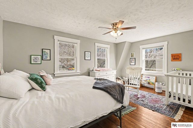 304 S 49th Avenue, Omaha, NE 68132