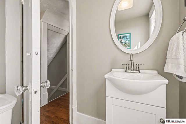 304 S 49th Avenue, Omaha, NE 68132