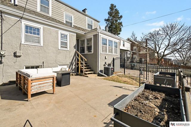 304 S 49th Avenue, Omaha, NE 68132