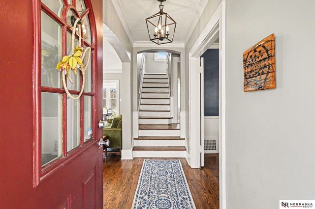 304 S 49th Avenue, Omaha, NE 68132