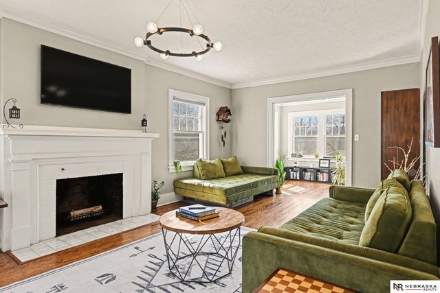 304 S 49th Avenue, Omaha, NE 68132