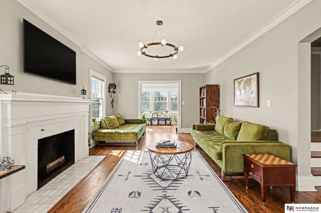 304 S 49th Avenue, Omaha, NE 68132