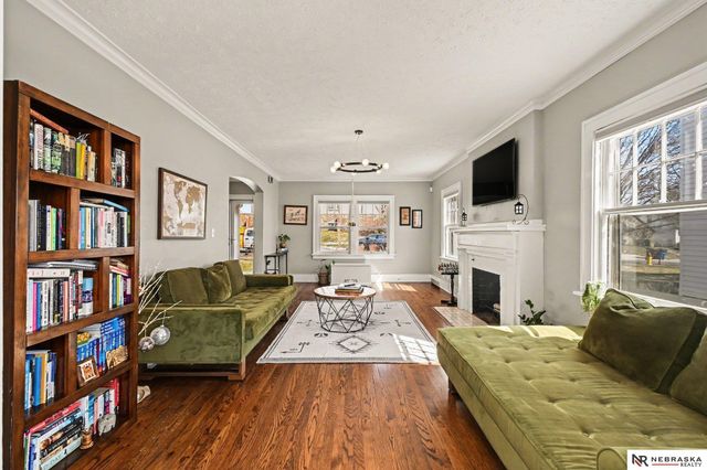 304 S 49th Avenue, Omaha, NE 68132