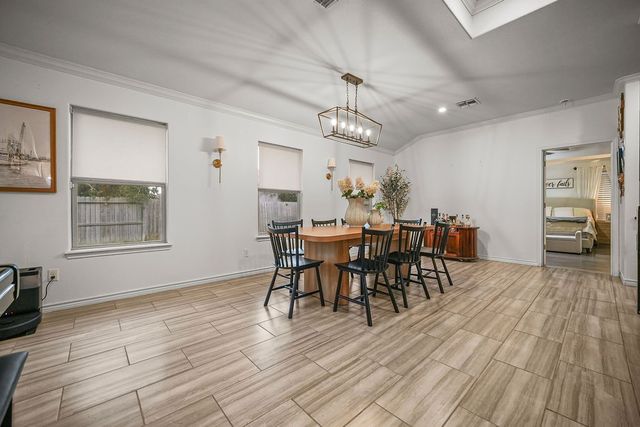 2015 Chesapeake Bay Dr, Portland, TX 78374